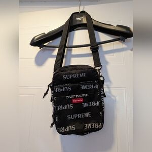 Supreme 3M Reflective Repeat Black Crossbody Bag X Cordura